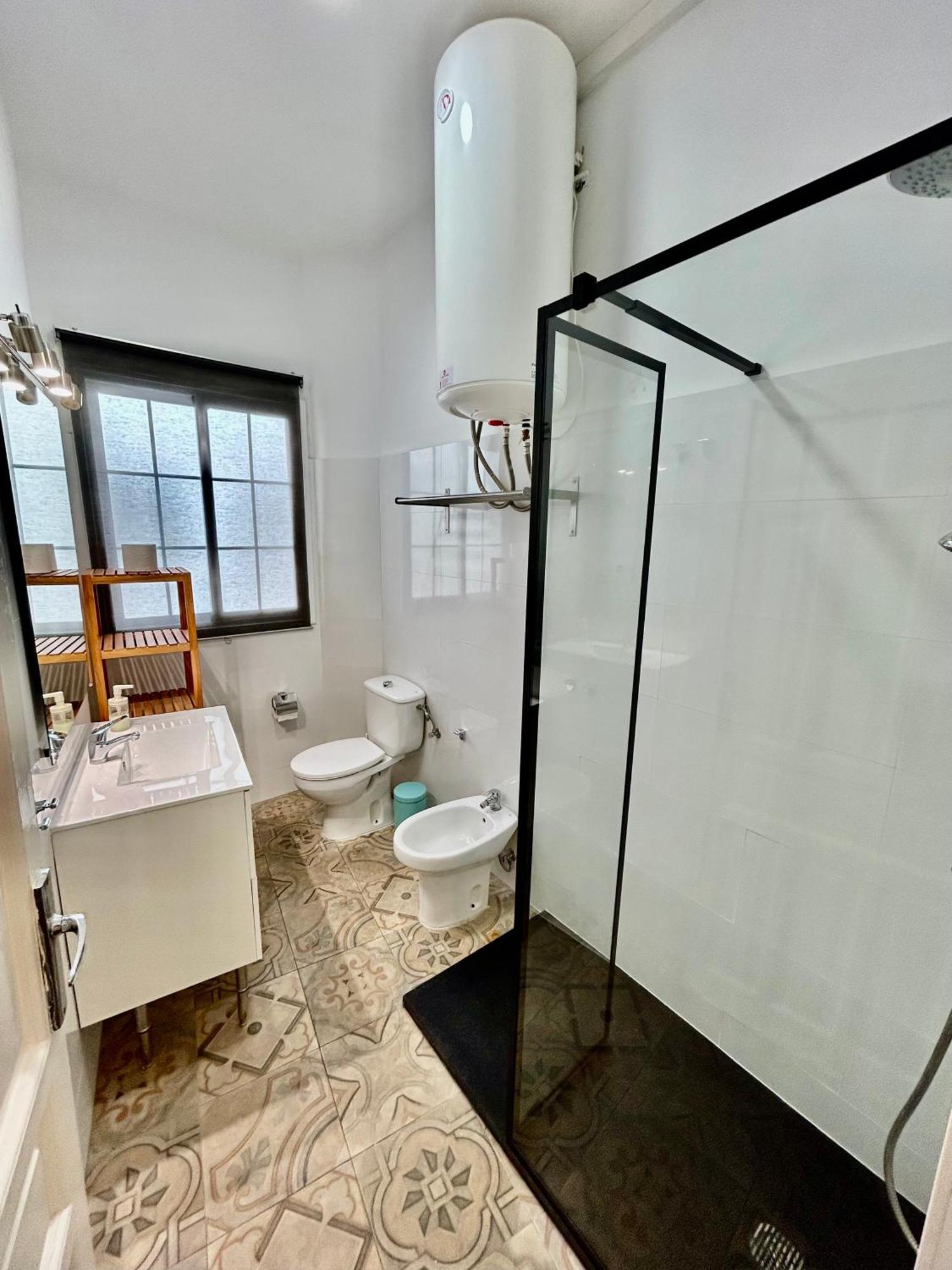 Acogedor Apt 8Pax 4Bdr 2Bth - Cozyhomesevilla1 エクステリア 写真