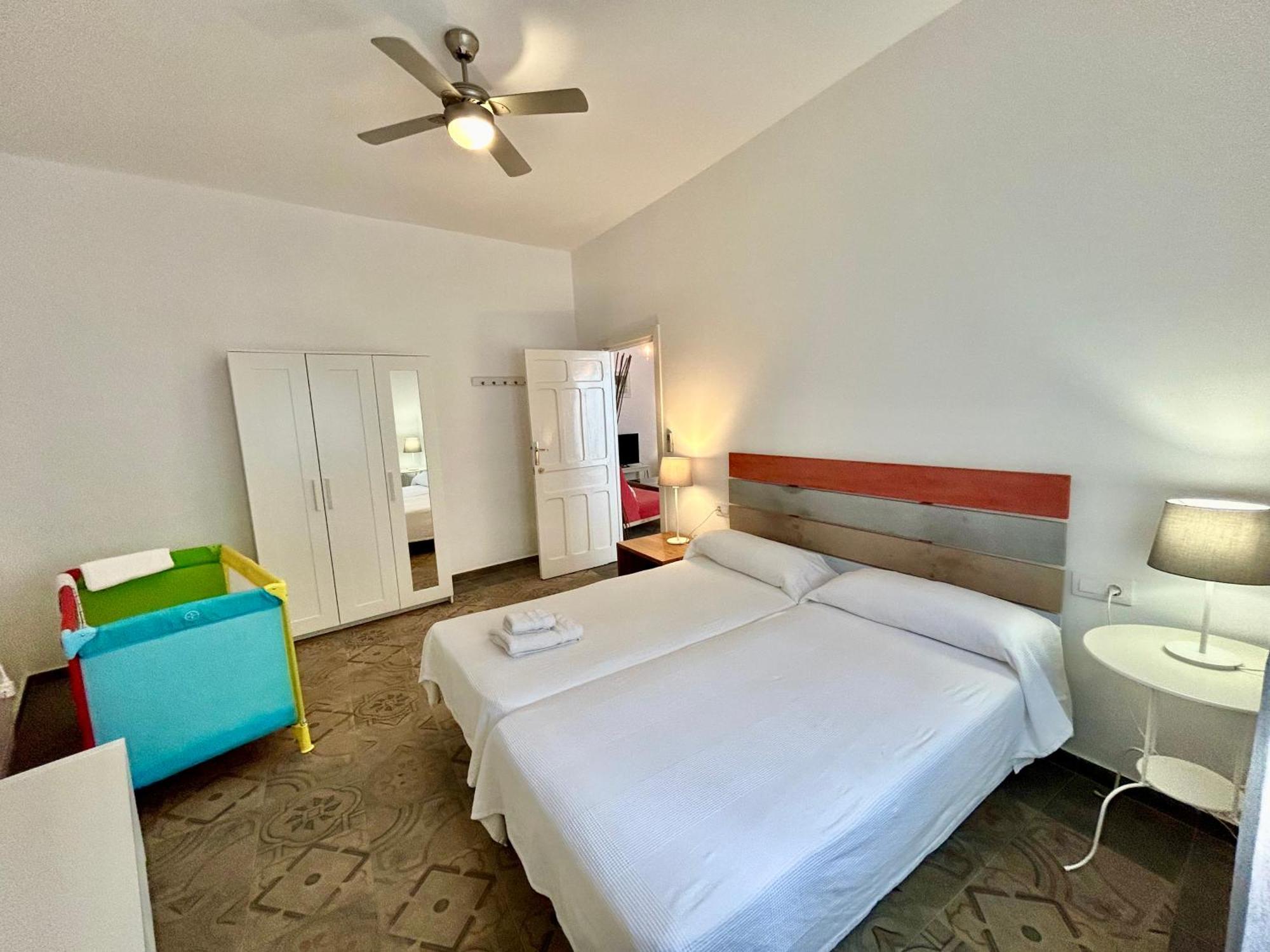 Acogedor Apt 8Pax 4Bdr 2Bth - Cozyhomesevilla1 エクステリア 写真